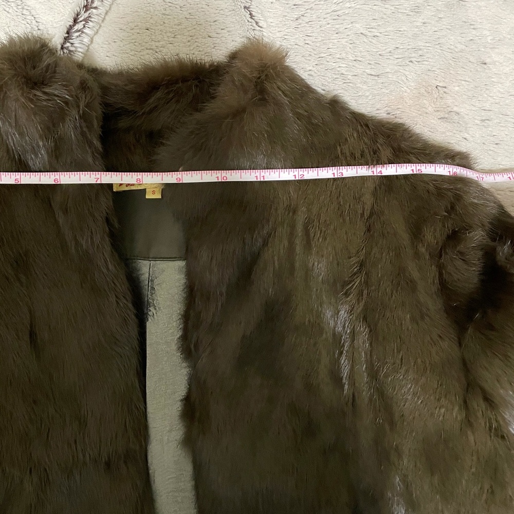 Stunning Fur Jacket - Picture 16 of 16